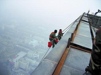 沈陽高層建筑外墻清洗專家——好幫手清洗服務(wù)中心，專業(yè)守護(hù)城市天際線